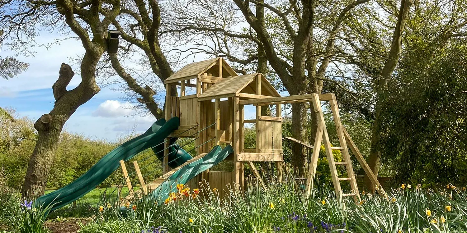 Garden climbing frames & swing sets image 3